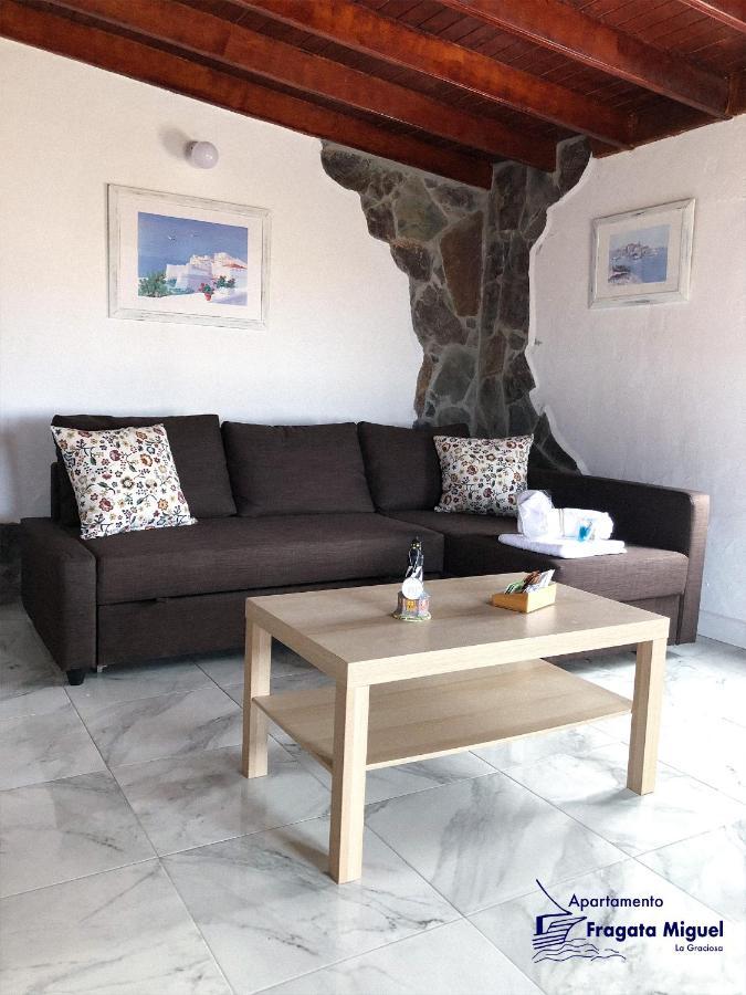 Fragata - La Graciosa Caleta de Sebo